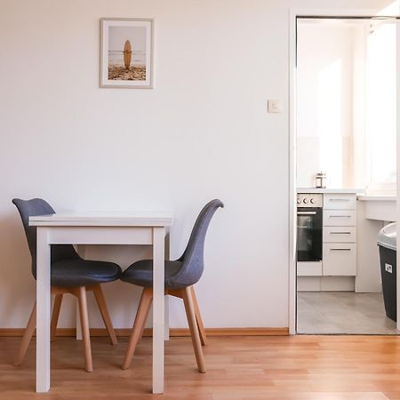Spacious Apartments With View & Free Parking Wiener Neustadt Luaran gambar