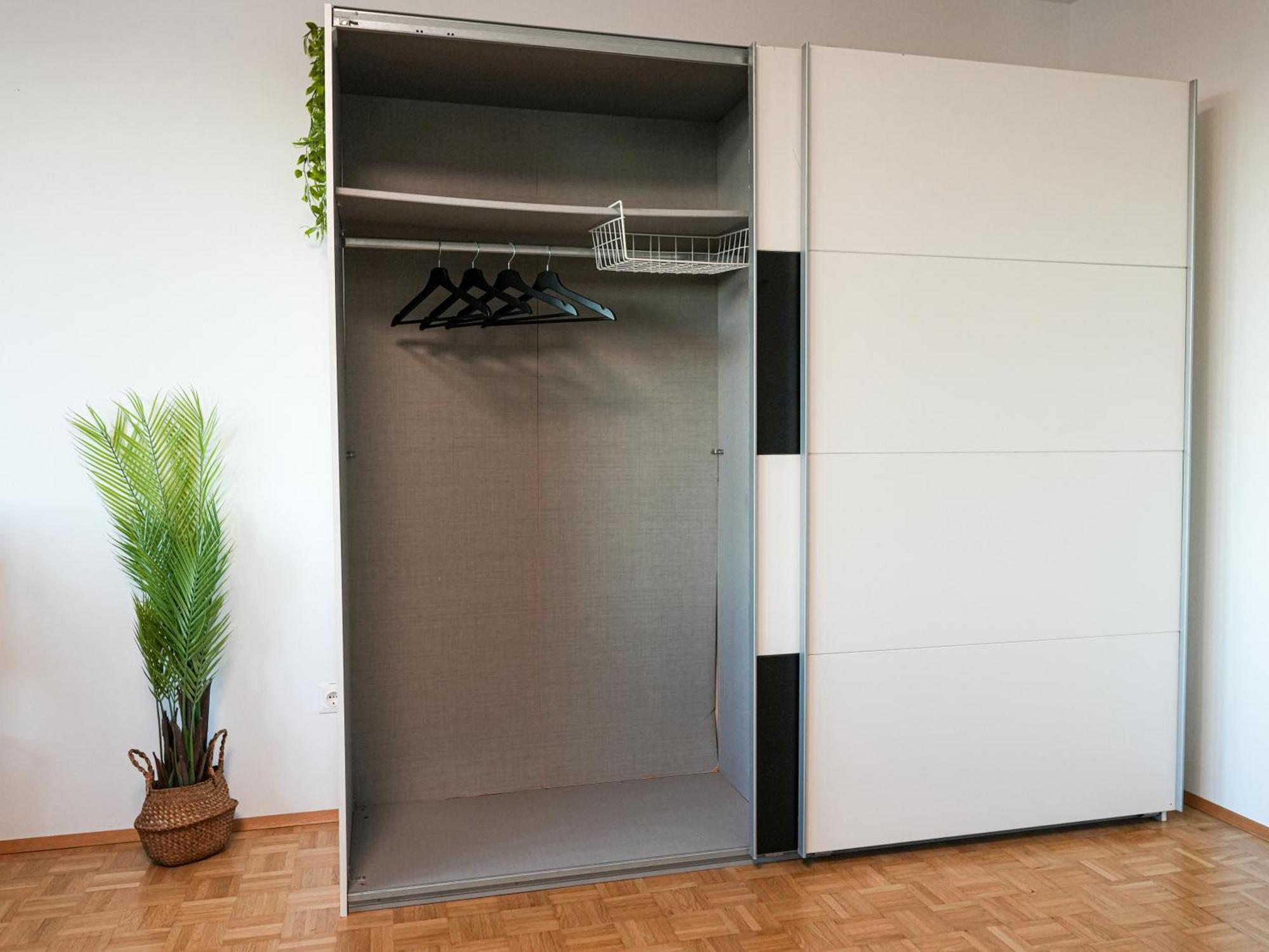 Spacious Apartments With View & Free Parking Wiener Neustadt Luaran gambar