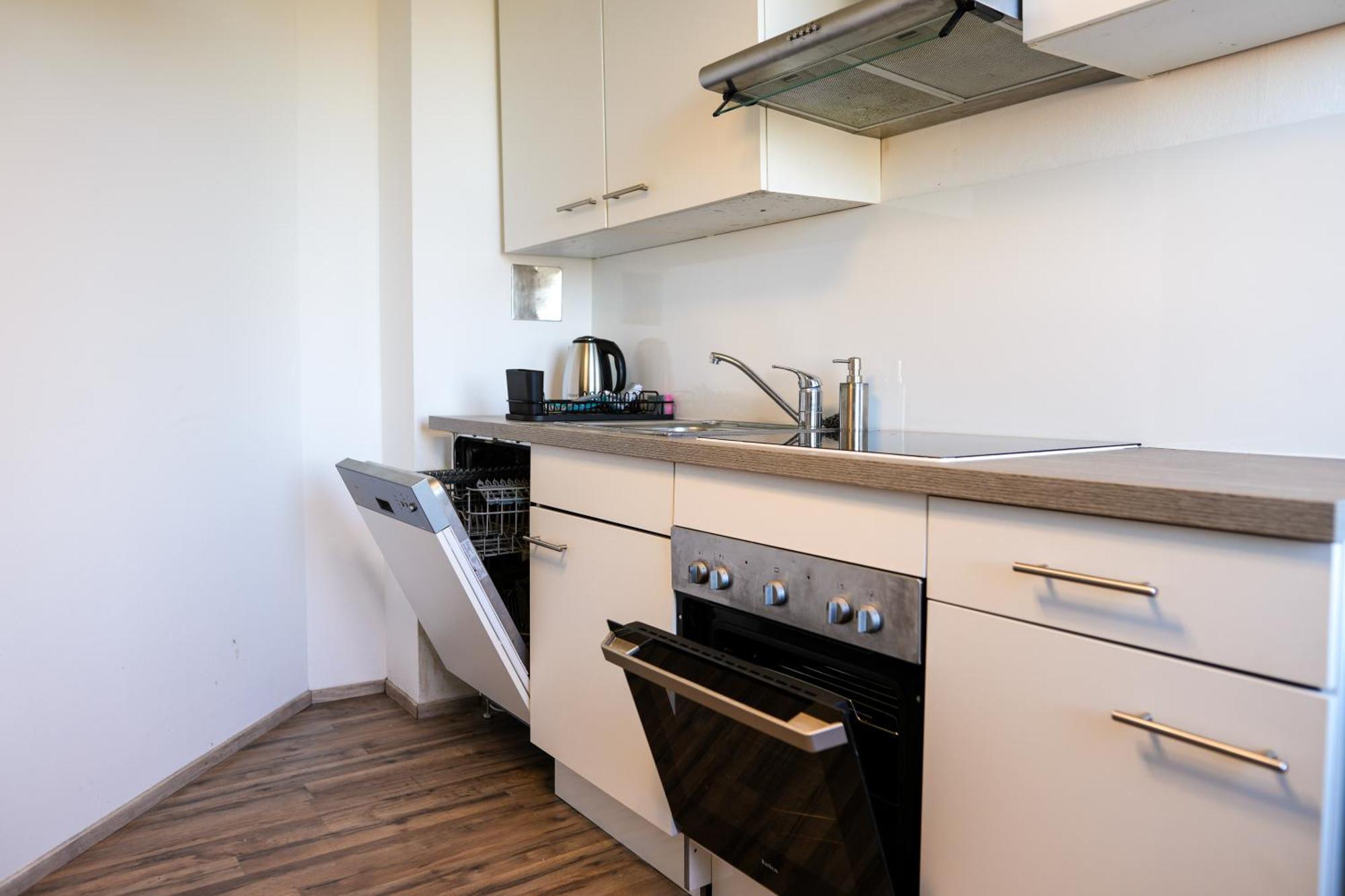 Spacious Apartments With View & Free Parking Wiener Neustadt Luaran gambar