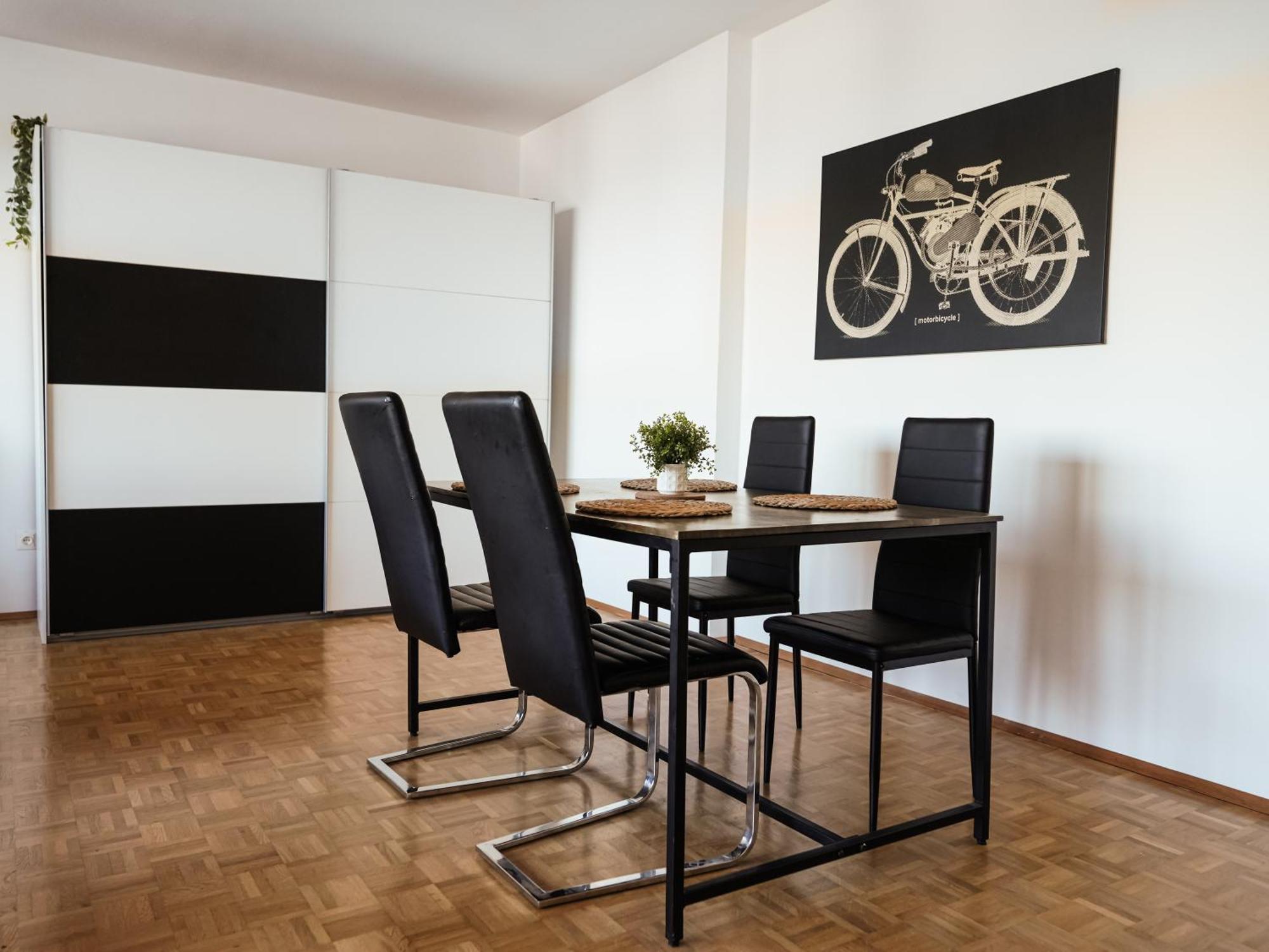 Spacious Apartments With View & Free Parking Wiener Neustadt Luaran gambar